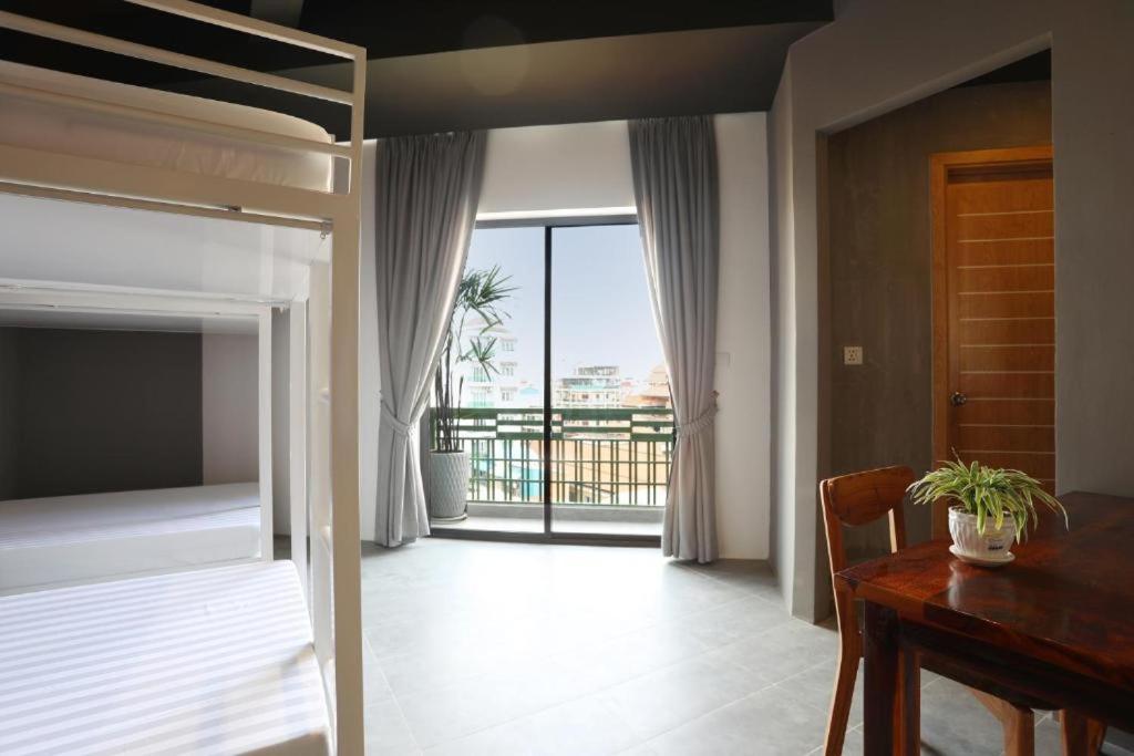 Sky Hotel Central Phnom Penh - Rooms & Apartments Eksteriør bilde